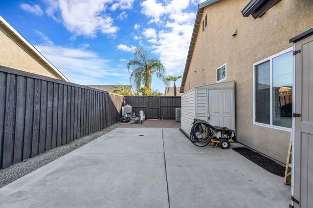 558 W Serena Avenue, Clovis, CA 93619