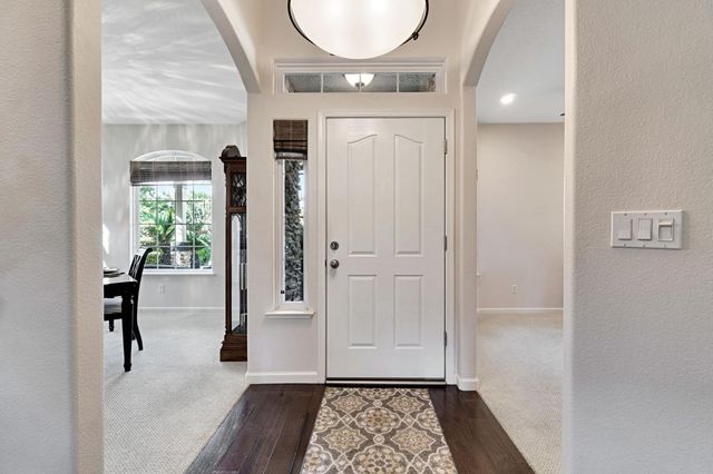 558 W Serena Avenue, Clovis, CA 93619