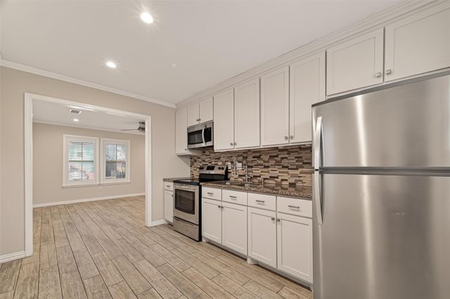 5721 Sylvia Drive, Galveston, TX 77551