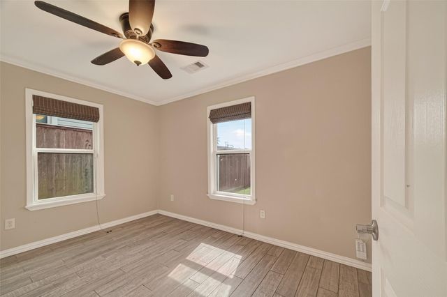 5721 Sylvia Drive, Galveston, TX 77551