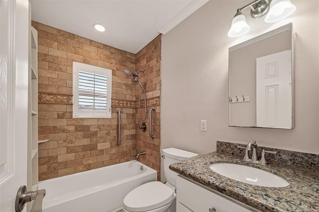 5721 Sylvia Drive, Galveston, TX 77551