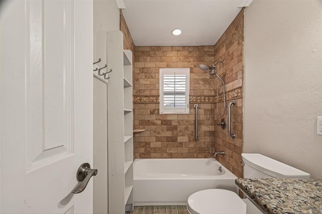 5721 Sylvia Drive, Galveston, TX 77551