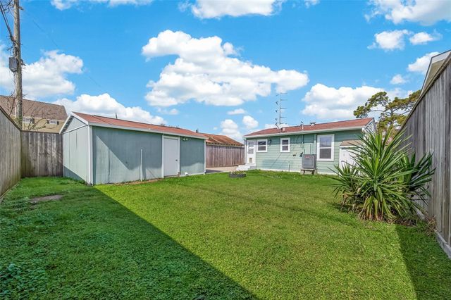 5721 Sylvia Drive, Galveston, TX 77551