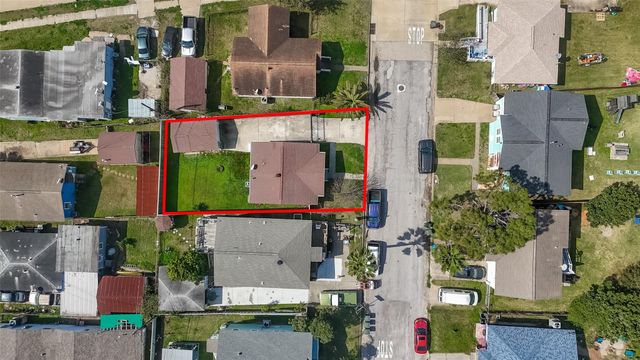 5721 Sylvia Drive, Galveston, TX 77551