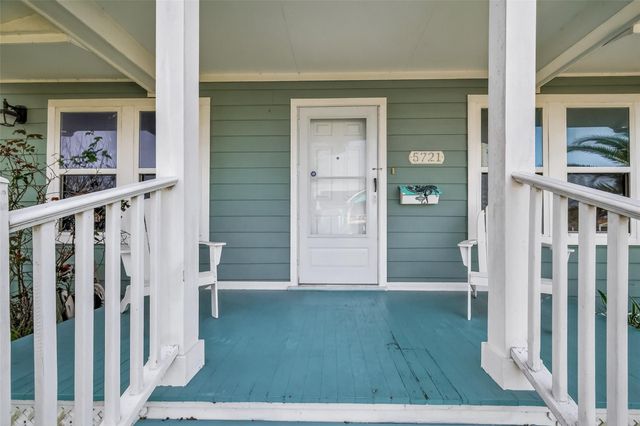 5721 Sylvia Drive, Galveston, TX 77551