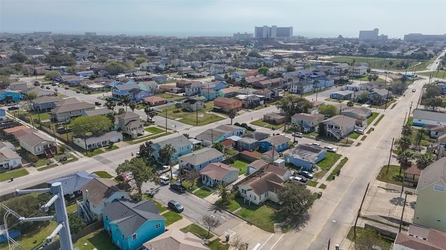 5721 Sylvia Drive, Galveston, TX 77551
