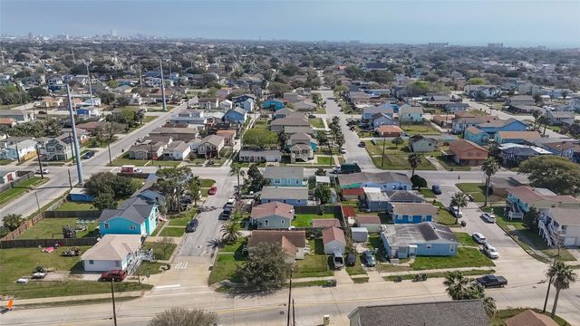 5721 Sylvia Drive, Galveston, TX 77551