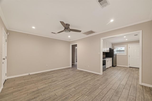 5721 Sylvia Drive, Galveston, TX 77551