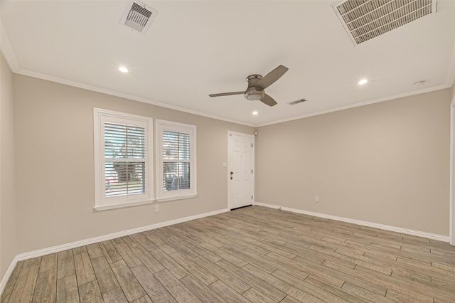 5721 Sylvia Drive, Galveston, TX 77551