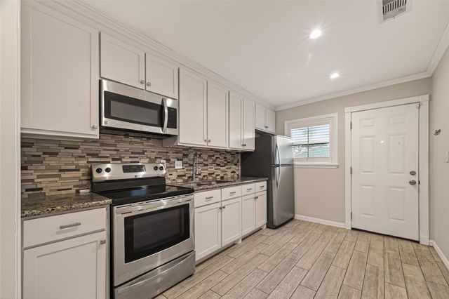 5721 Sylvia Drive, Galveston, TX 77551