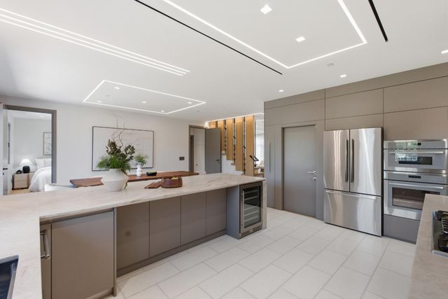 137 Oakview Drive, San Carlos, CA 94070