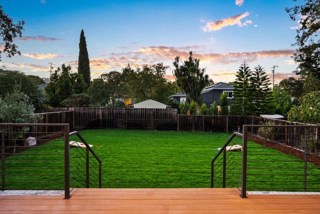 137 Oakview Drive, San Carlos, CA 94070