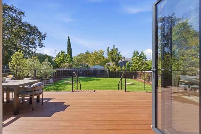 137 Oakview Drive, San Carlos, CA 94070