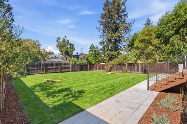 137 Oakview Drive, San Carlos, CA 94070
