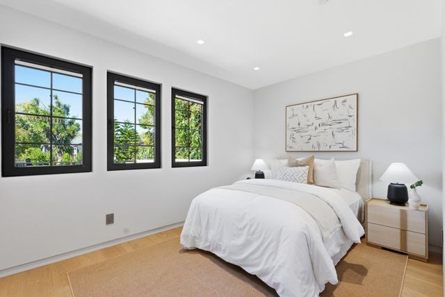 137 Oakview Drive, San Carlos, CA 94070