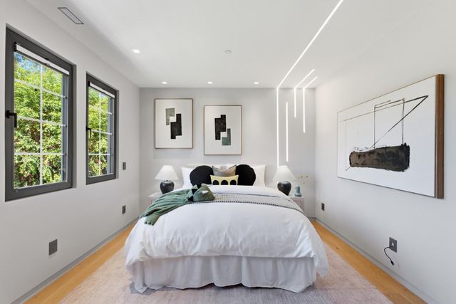 137 Oakview Drive, San Carlos, CA 94070