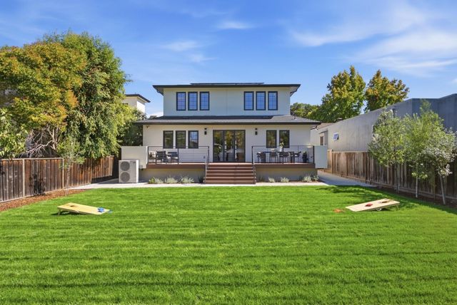137 Oakview Drive, San Carlos, CA 94070