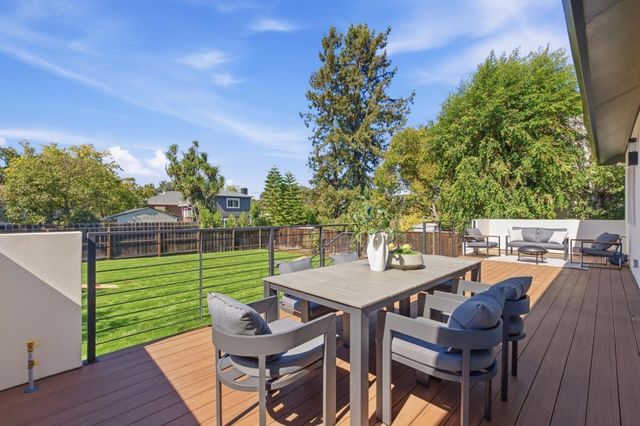 137 Oakview Drive, San Carlos, CA 94070