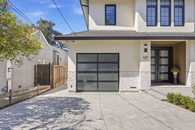 137 Oakview Drive, San Carlos, CA 94070