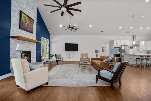 207 W Neyland, Colmesneil, TX 75938