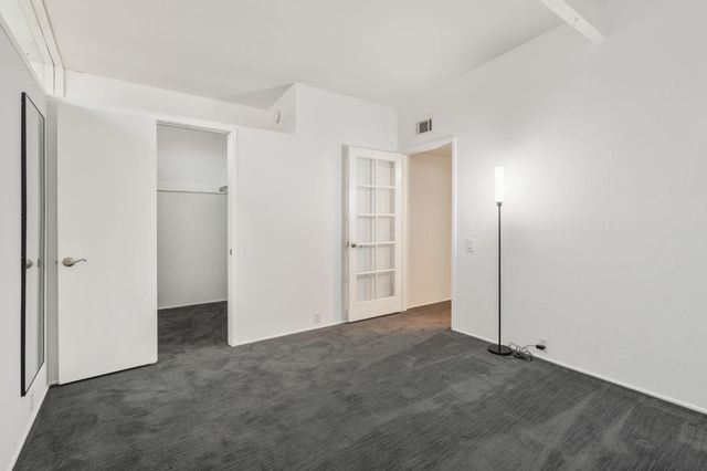 5229 S Overbrook Way, Sacramento, CA 95841