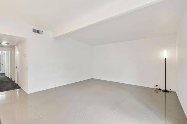 5229 S Overbrook Way, Sacramento, CA 95841