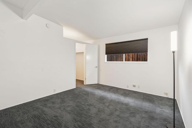 5229 S Overbrook Way, Sacramento, CA 95841