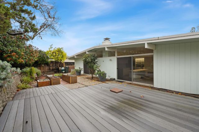 5229 S Overbrook Way, Sacramento, CA 95841