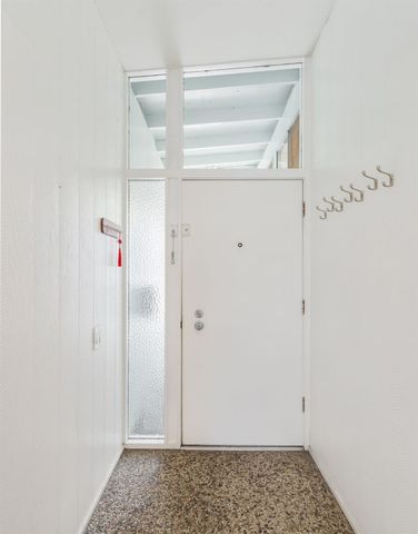 5229 S Overbrook Way, Sacramento, CA 95841