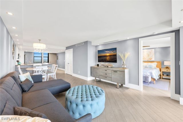 380 Seaview CT 11202, Marco Island, FL 34145