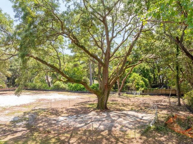 948 Mccants Drive, Mount Pleasant, SC 29464