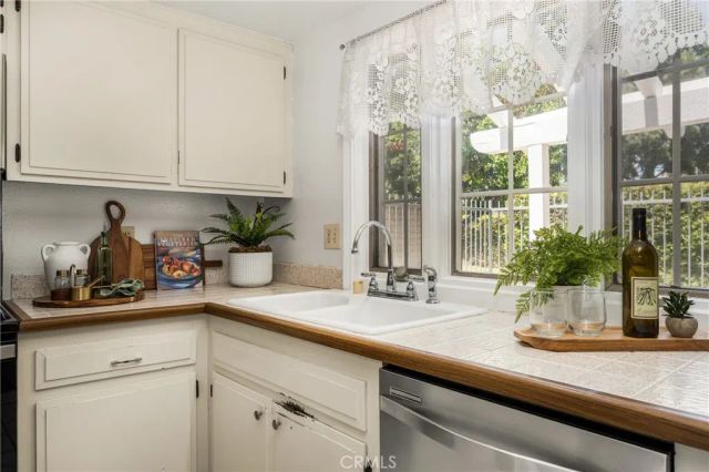 2005 W West Wind, Santa Ana, CA 92704