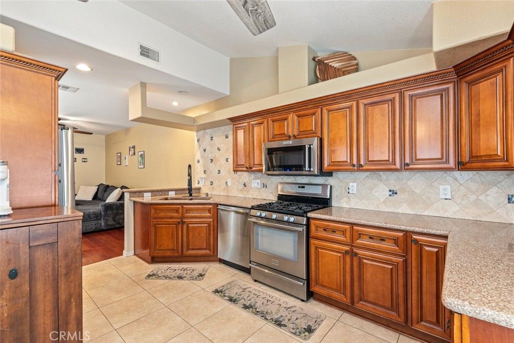 331 Brotherton, Escondido, CA 92025 — photo 5