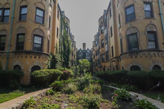 4207 N Kedvale Avenue 2C, Chicago, IL 60641