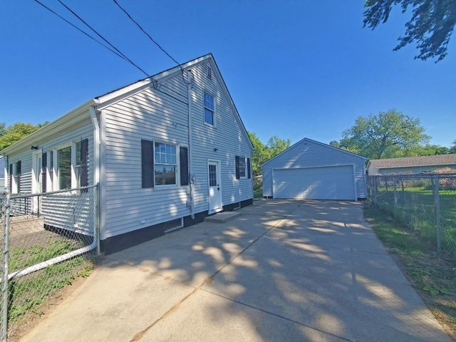1611 36th Avenue, East Moline, IL 61244