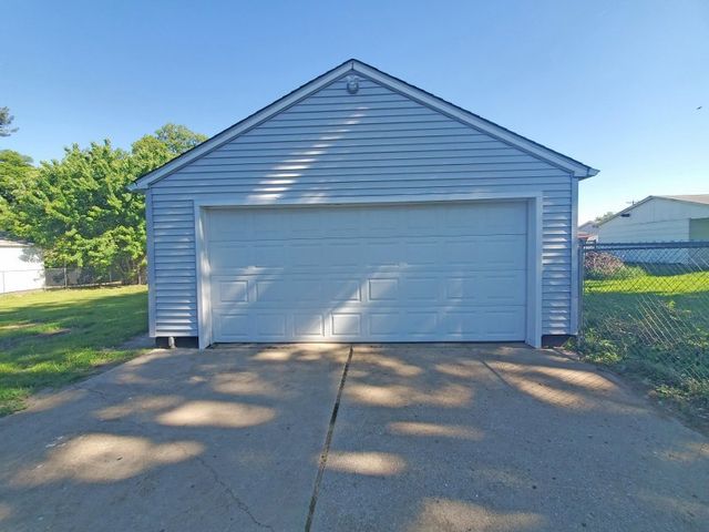 1611 36th Avenue, East Moline, IL 61244