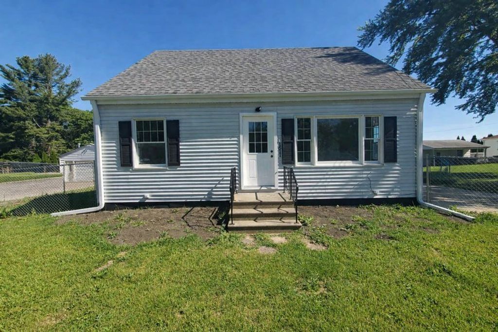 1611 36th Avenue, East Moline, IL 61244