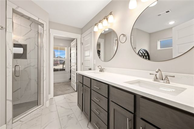 652 S Baggett Street, Prairie Grove, AR 72753