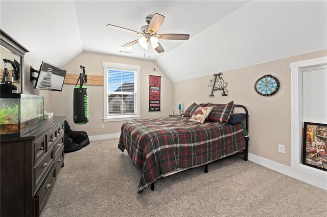 652 S Baggett Street, Prairie Grove, AR 72753