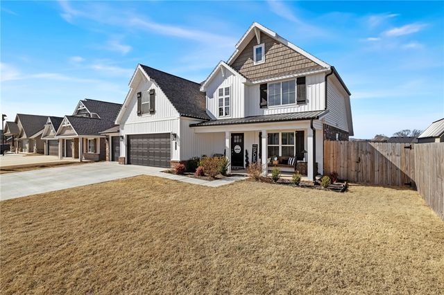 652 S Baggett Street, Prairie Grove, AR 72753