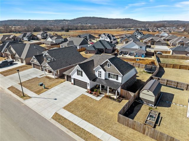 652 S Baggett Street, Prairie Grove, AR 72753