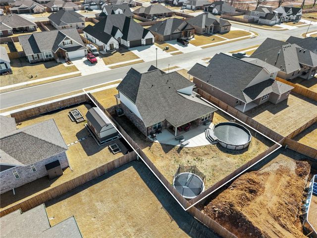 652 S Baggett Street, Prairie Grove, AR 72753