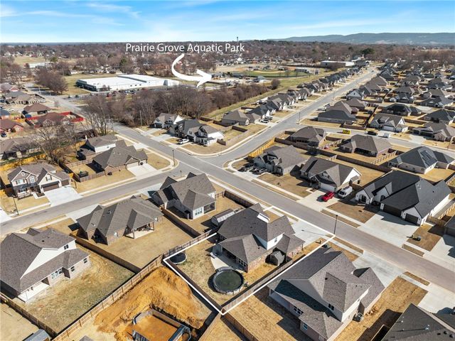 652 S Baggett Street, Prairie Grove, AR 72753