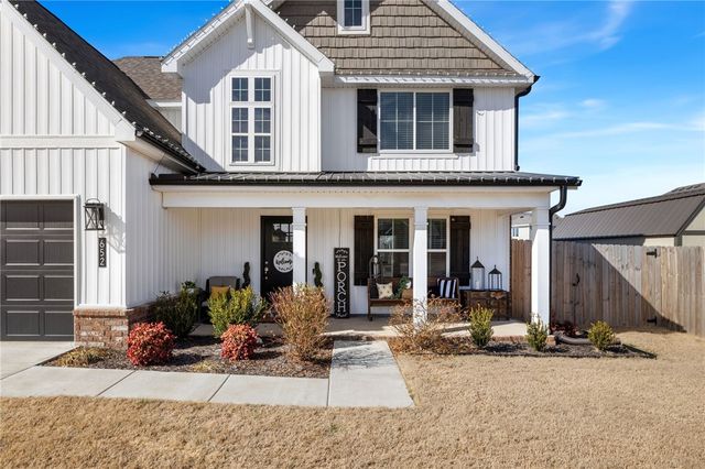 652 S Baggett Street, Prairie Grove, AR 72753