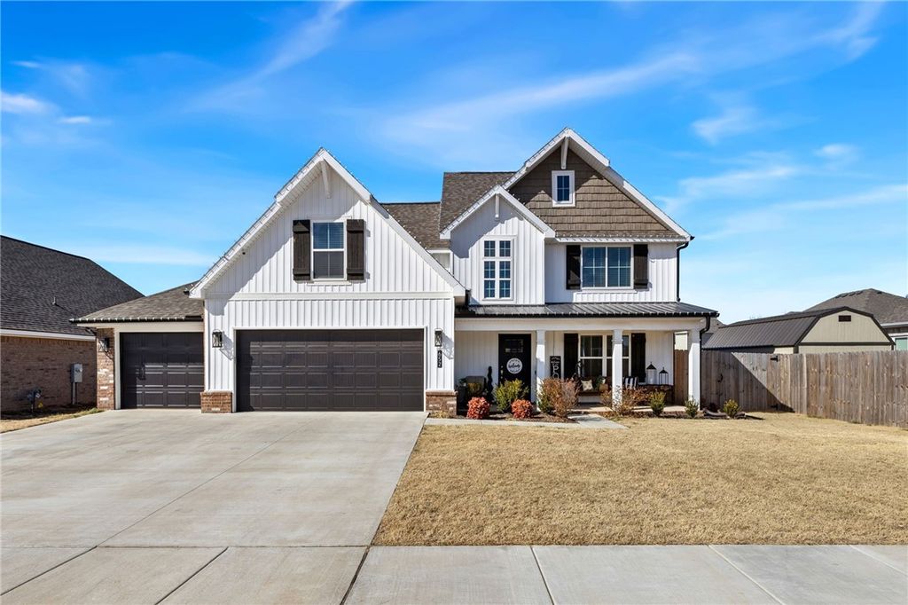 652 S Baggett Street, Prairie Grove, AR 72753