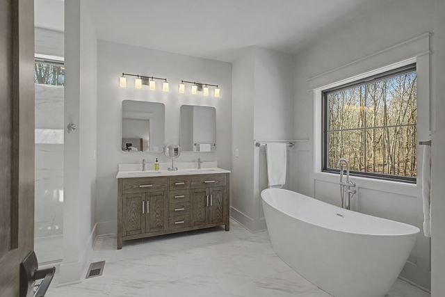 1863 Lake Louisa Loop, Monteagle, TN 37356