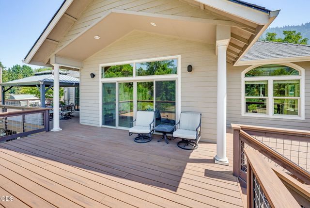 8158 Rogue River Highway, Grants Pass, OR 97527