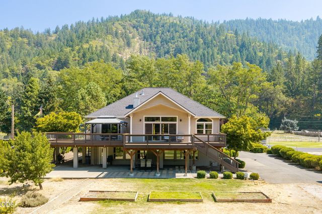8158 Rogue River Highway, Grants Pass, OR 97527
