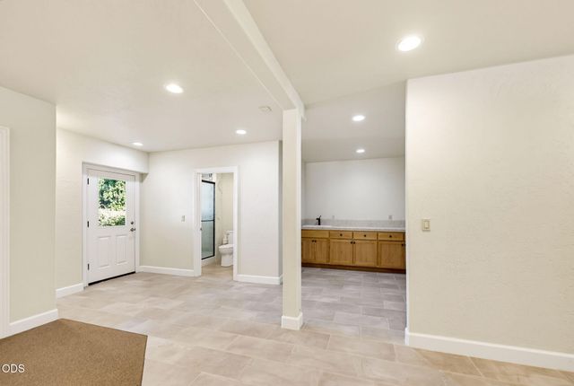 8158 Rogue River Highway, Grants Pass, OR 97527