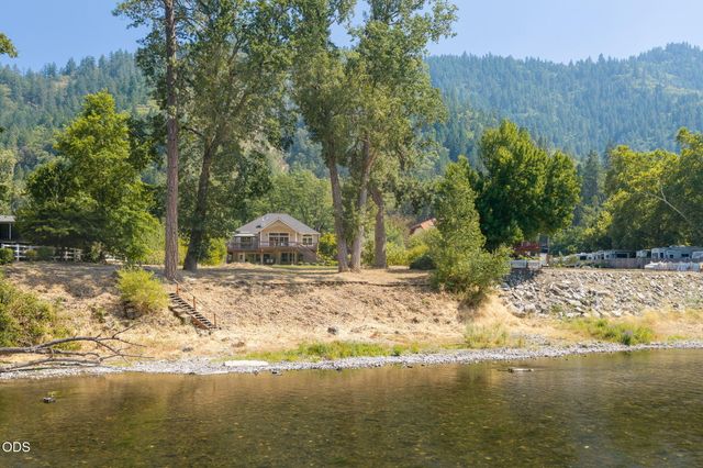 8158 Rogue River Highway, Grants Pass, OR 97527